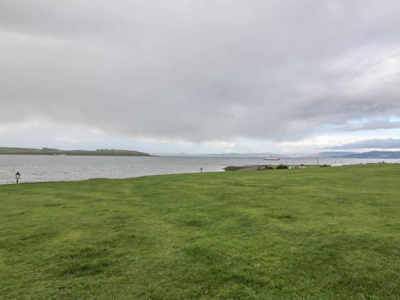 Cumbrae View Apartment Largs Exterior photo